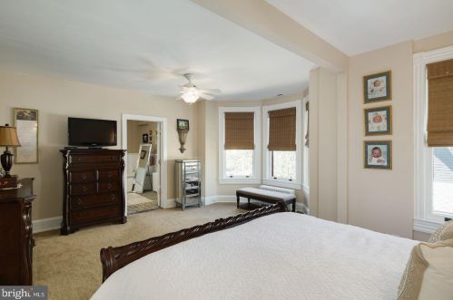 316 Washington Ave, Tavistock NJ 08033-3327 exterior