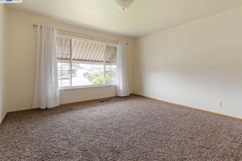 1994 Evergreen Ave, San Leandro CA 94577-6202 exterior