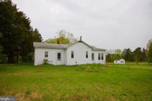 106 Mccarty Rd, Fredericksburg, VA 22405-5704