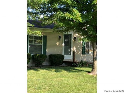 3 Century Dr, Waverly, IL 62692-1095