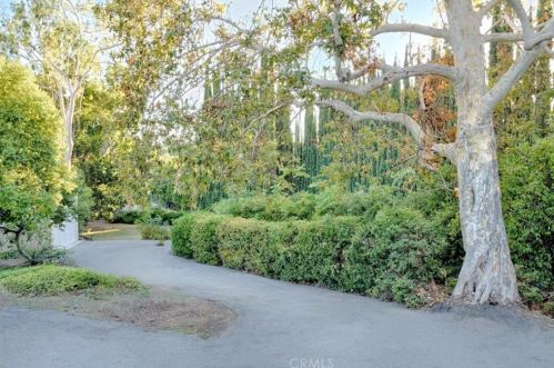 1628 La Loma Dr, Santa Ana CA 92705-3078 exterior