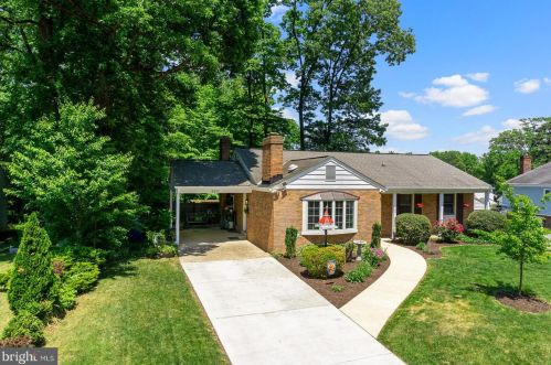 8302 Winslow Ave, Springfield, VA 22152-1633