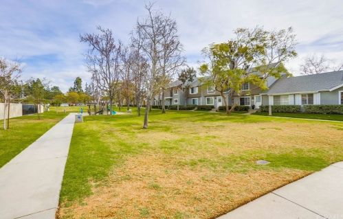36 Windjammer, Irvine CA  92614-7438 exterior
