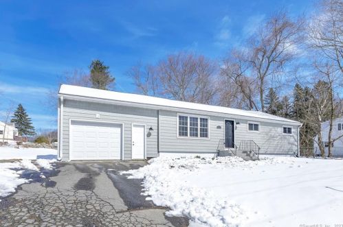 48 Union City Rd, Waterbury, CT 06712-1540