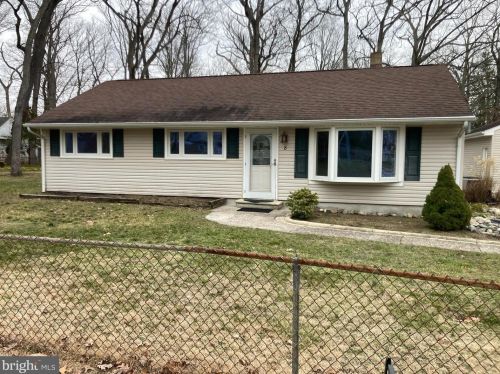 8 Oak Ave, Browns Mills, NJ 08015-3216
