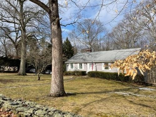 15 Overlook Rd, Gales Ferry, CT 06335-1028