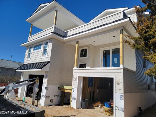 2307 Central Ave, Barnegat Light, NJ 08006-1532
