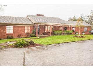 1350 Cascade Ct, Roseburg OR  97470-3901 exterior