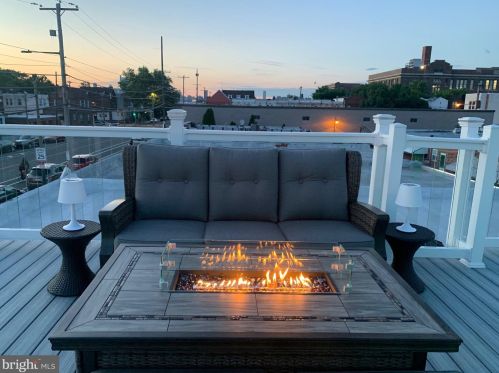 2833 10th St, Philadelphia PA 19122-6021 exterior