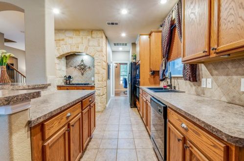 5329 Molasses Dr, Fort Worth TX  76179-8166 exterior