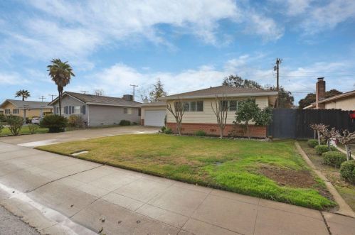 924 Mason St, Lodi, CA 95242-2342