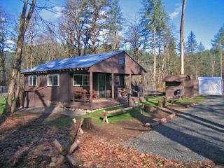 40567 Fisherman Rd, Lyons, OR 97358-9572