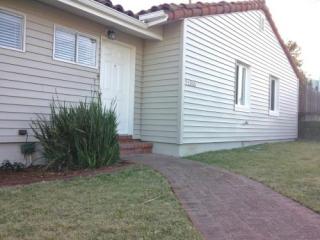 21305 Ocean View Dr, Hayward, CA 94541-2141