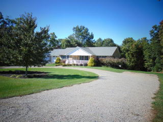 190 Ernest Dr, Wirtz, VA 24184-4392