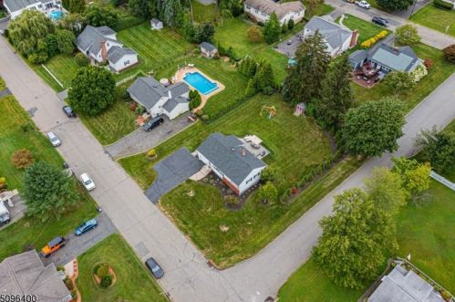 28 Windsor Ave, Dover NJ  07869-1364 exterior