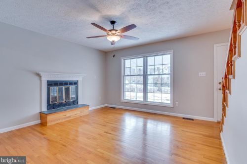 165 Gingerbread Ln, Harpers Ferry WV 25425-5591 exterior