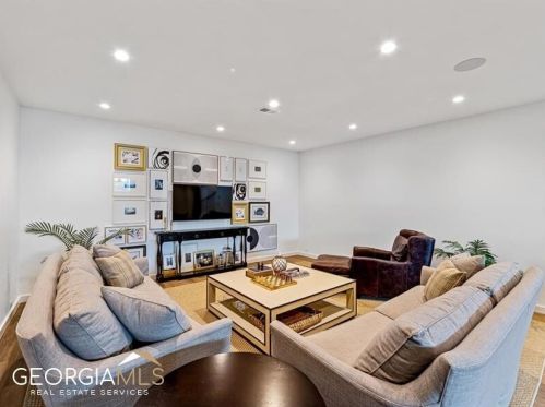 2303 Havenridge Dr, Atlanta GA  30305-4014 exterior