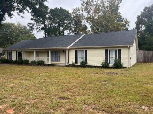 205 Barecky Dr, Warner Robins, GA 31088-7717