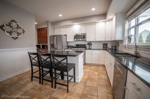 937 Hamilton Dr, Sycamore IL  60178-9522 exterior