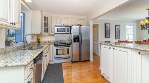 454 Margate Ter, Bannockburn IL  60015-3359 exterior