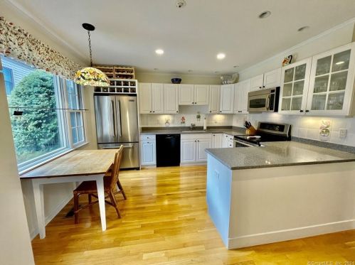 8 Lambert Cmn, Wilton, CT 06897-4535