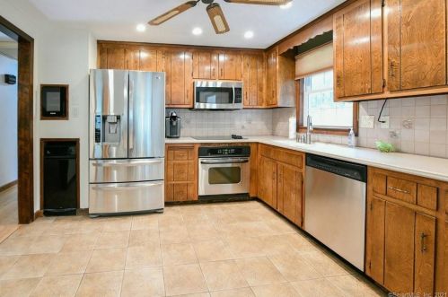 1380 Wolcott Rd, Waterbury, CT 06716-1502