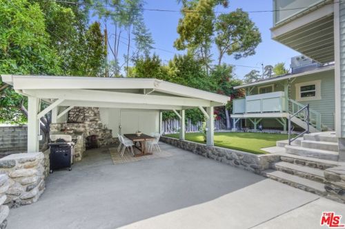 2832 Mayfield Ave, Glendale CA 91214-3816 exterior