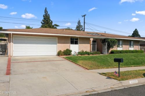 3386 Bryan Ave, Simi Valley, CA 93063-1404