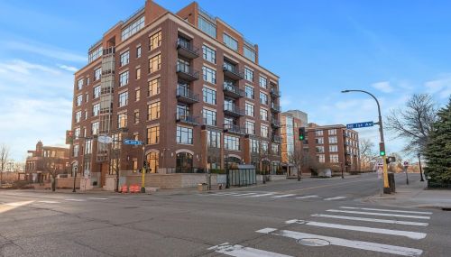 150 2nd St, Minneapolis MN  55401-1421 exterior