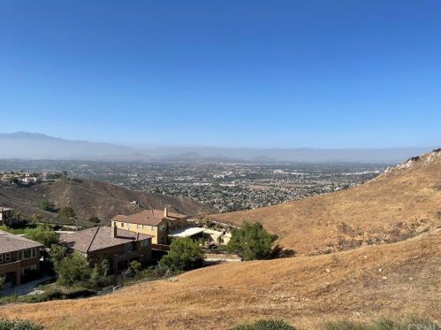 16882 Sky Land Ct, Riverside, CA 92503-0242