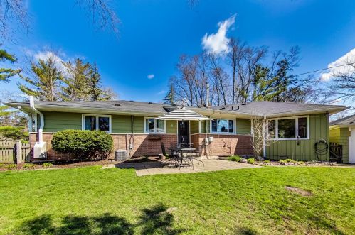 51 Harris Ave, Willowbrook IL  60514-1405 exterior