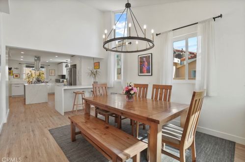 15751 Morrison St, Van Nuys CA  91436-1543 exterior