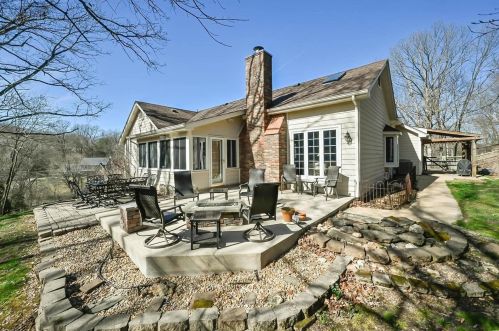 4060 Leeann Ln, Pacific, MO 63069-6100