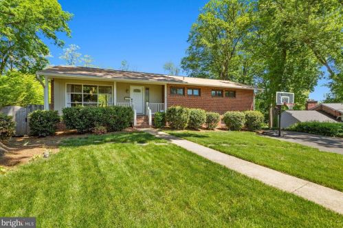 2614 Sigmona St, Falls Church, VA 22046-2727