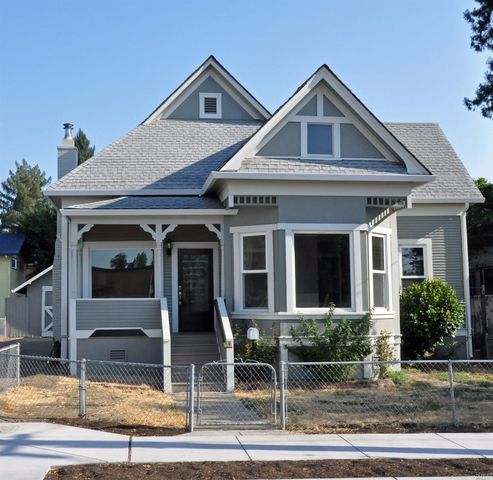 44 State St, Willits, CA 95490-3116