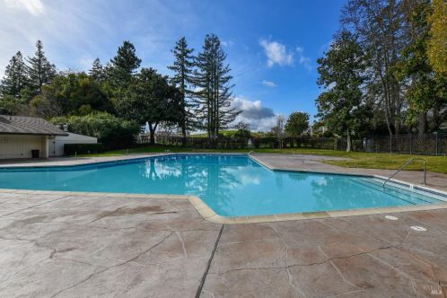 660 Cottage Dr, Fairfield CA  94558-1212 exterior