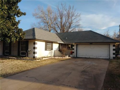 7624 27 St, Bethany OK  73008-4414 exterior