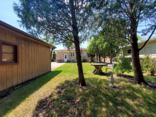4511 Kolze Ave, Schiller Park, IL 60176-1653