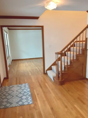 1369 Gartner Rd, Naperville, IL 60540-8220