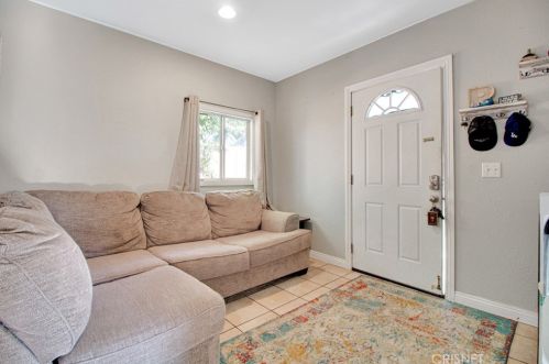 128 7th St, Santa Paula, CA 93060-2616