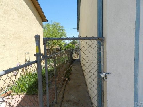 2118 Lynwood Ln, Pueblo, CO 81005-2712