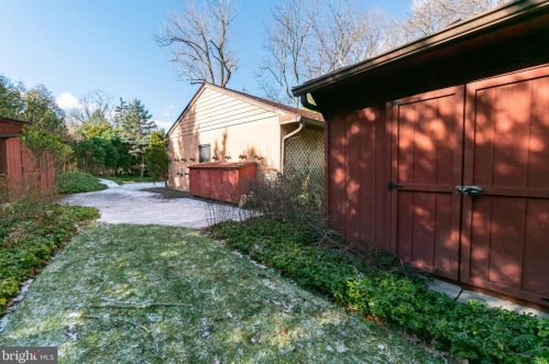 36 Nelson Ridge Rd, Princeton NJ  08540-7436 exterior