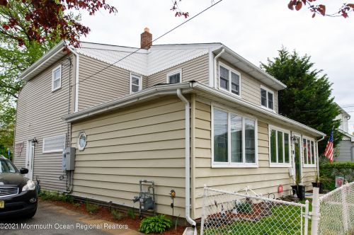 152 Bray Ave, Middletown, NJ 07748-5421