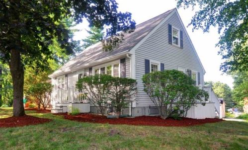 12 Moe St, Nashua, NH 03062-3615