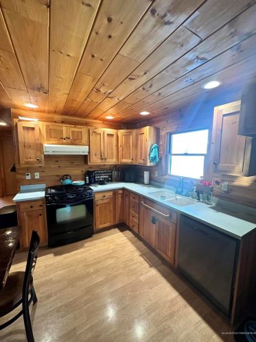 33 Bradstreet Rd, Elliottsville Township, ME 04443-3308