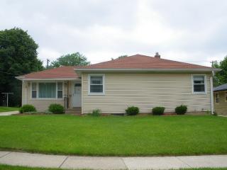 2319 Colorado Ave, Rockford, IL 61108-7639