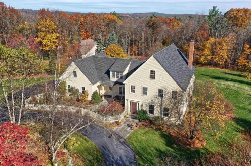 27 Green Rd, Amherst, NH 03031-3339
