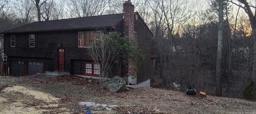 42 Stony Brook Dr, East Hampton, CT 06447-1025