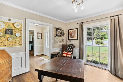 2885 Mornington Dr, Atlanta GA  30327-1272 exterior