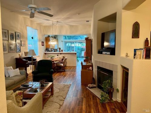 536 Wicklow Dr, Vacaville, CA 95688-8561